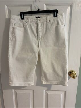 Jones New York White Bermuda Shorts